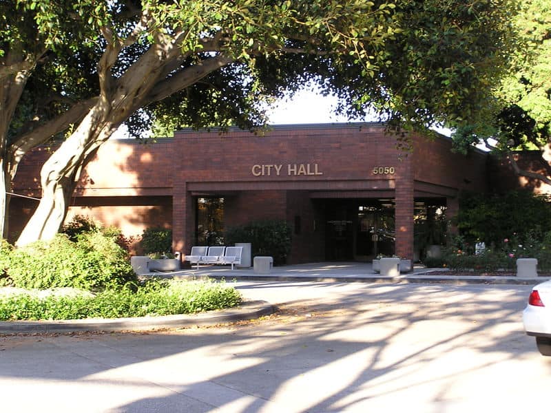 Lakewood City Hall | Wikimedia Commons